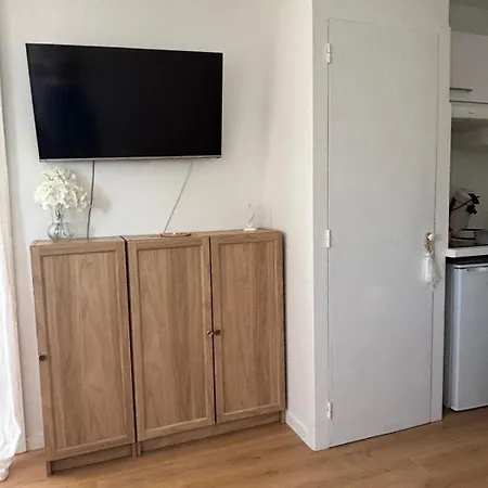 Front De Avec Acces Prive A La Et Grande Terrasse Vue Sur La *